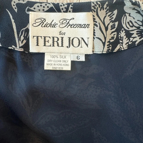 Rickie Freeman Teri Jon Vintage Silk Chiffon Floral V- Neck Wrap Dress 6 - Picture 7 of 14